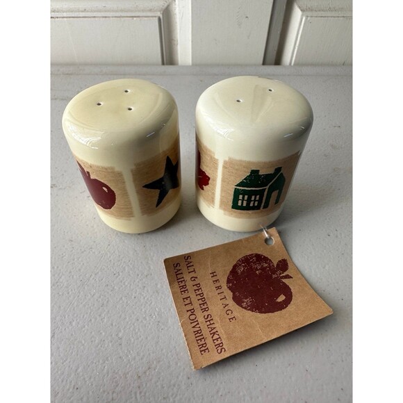 NWT Hallmark Heritage Autumn Theme Apple Star House Leaves Salt & Pepper Shakers - Picture 2 of 4